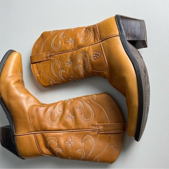Ariat Western Cowboy Boots - Picture 6 of 16